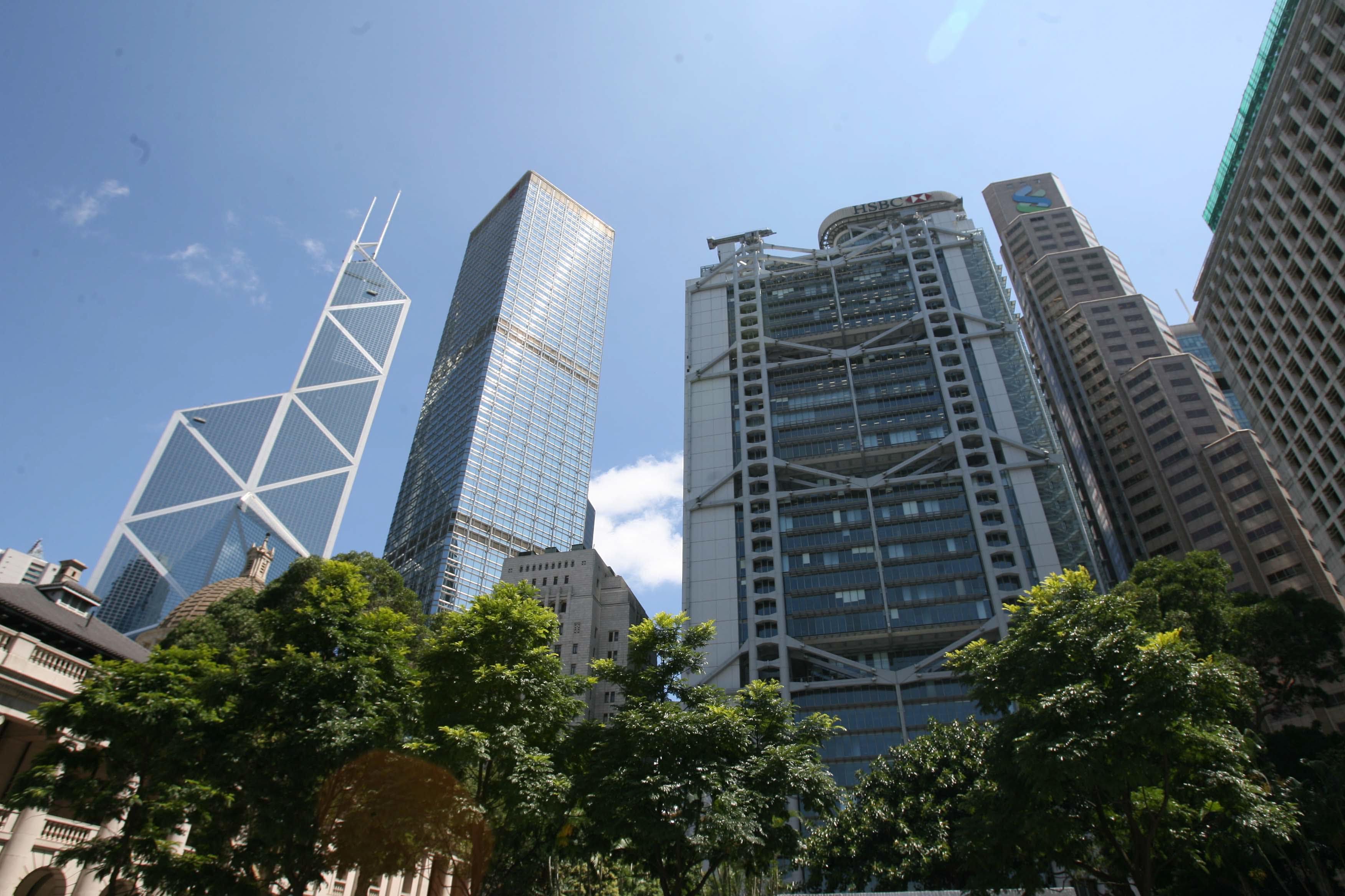 許正宇指財(cái)政穩(wěn)健無(wú)走資 香港仍是聚財(cái)?shù)? title=