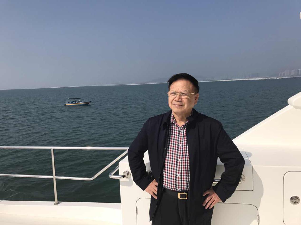 詩自心頭起 氣從筆下生----專訪詩人陳作耕