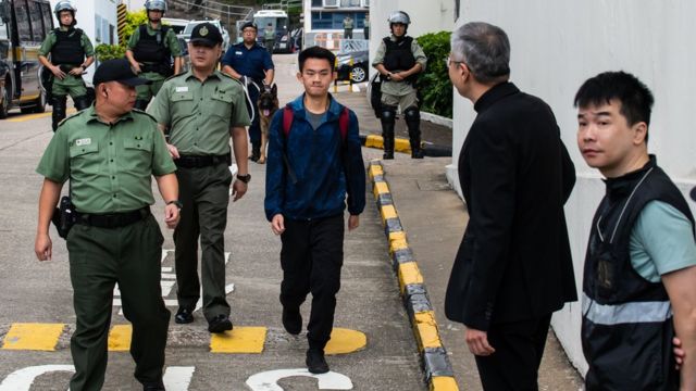 潘曉穎父母向李家超發(fā)公開(kāi)信 冀港府特事特辦