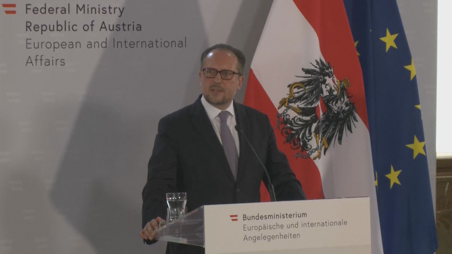 奧地利外長新冠病毒檢測結(jié)果呈陽性