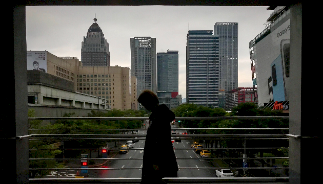 臺(tái)「中經(jīng)院」上調(diào)GDP增長(zhǎng)率至1.76%  學(xué)者：臺(tái)灣不能只有臺(tái)積電