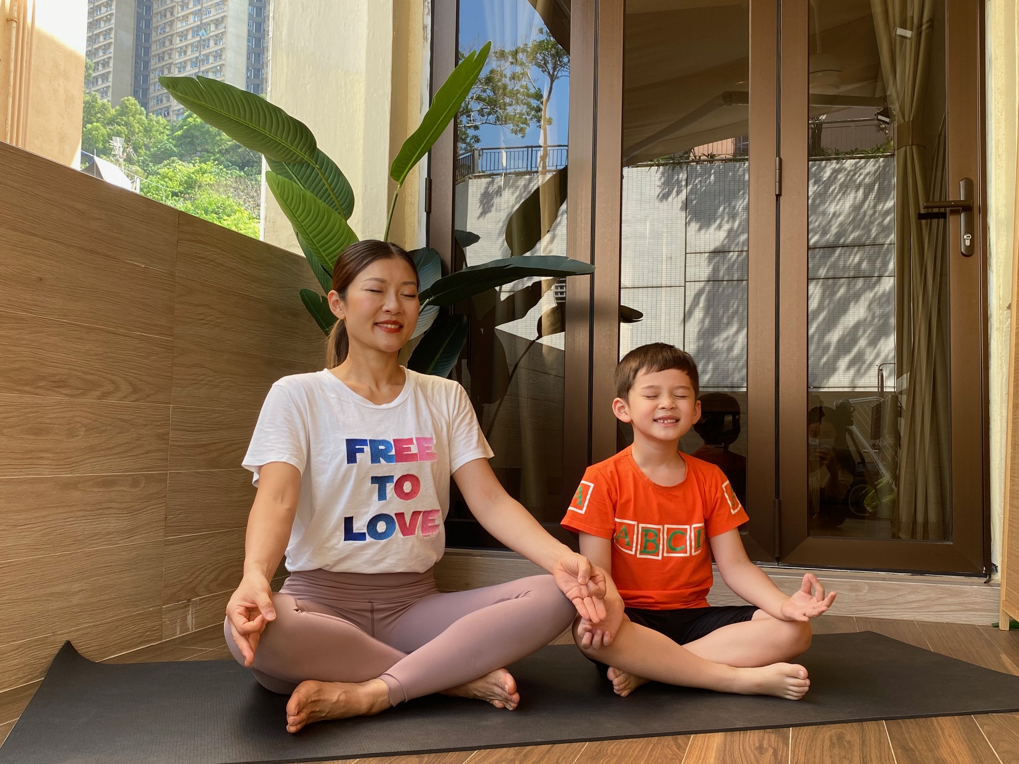 【健康】親子瑜伽 增進(jìn)感情助減壓