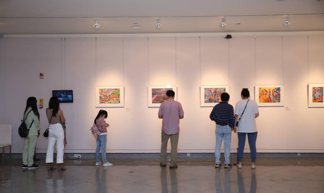 走進(jìn)自閉癥患兒內(nèi)心世界 「遇見——星星的孩子」公益展深圳開幕