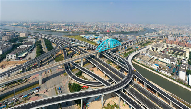 高速免費通行 深圳發(fā)布清明交通出行指引