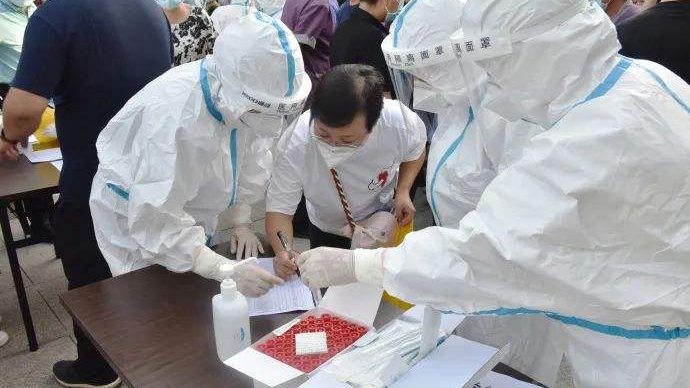 西安網(wǎng)警闢謠：800多人被拉定邊沙漠去隔離?!假的!