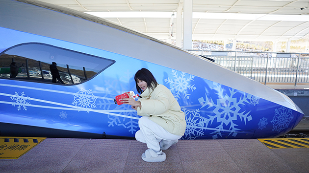 冬奧版復(fù)興號 智能綠色人文