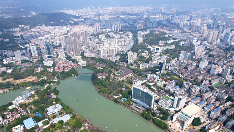 【名家指點(diǎn)】中國經(jīng)濟(jì)靠什麼穩(wěn)增長(zhǎng)