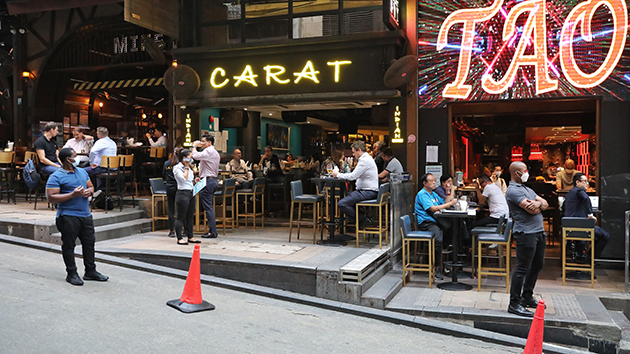 酒吧群組多14人中招 當(dāng)局月底未必鬆綁疫措