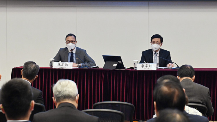 親向高官講解習(xí)主席重要講話精神 特首：為施政提供重要指引