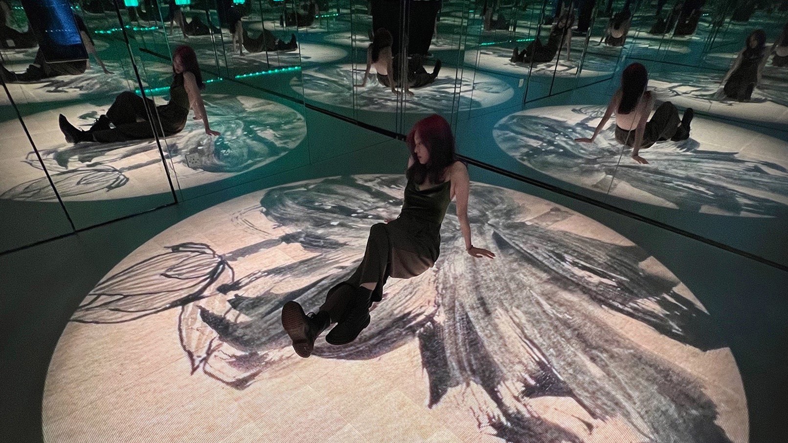 【玩樂(lè)】饒宗頤光影展 沉浸式體驗(yàn)饒荷千姿百態(tài)