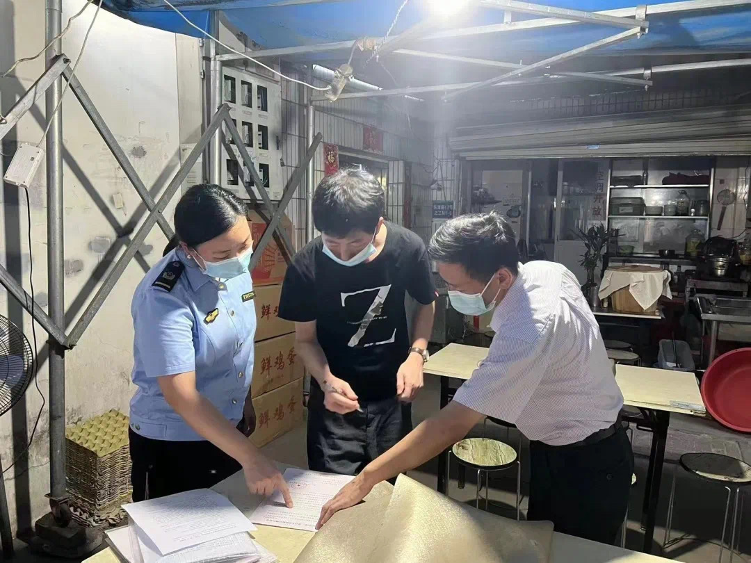 廈門湖里加強(qiáng)公共場所管理 嚴(yán)查違規(guī)