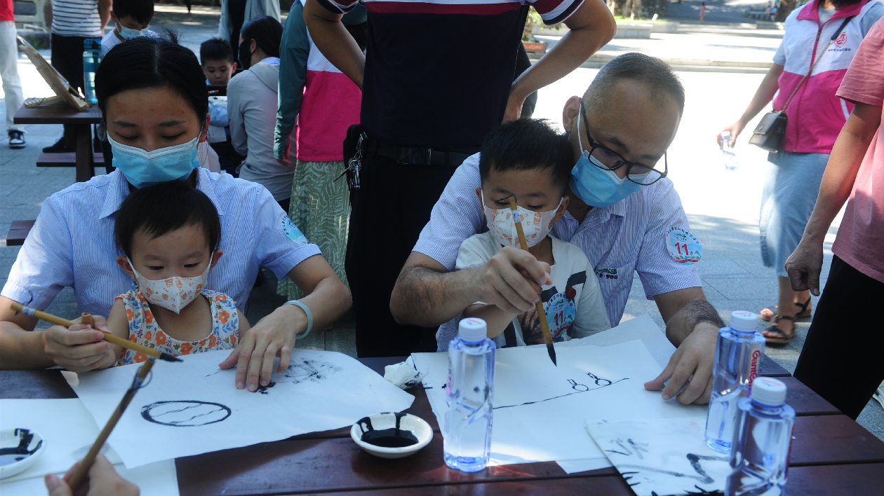 有片 | 羅浮山景區(qū)開展「月滿聚羅浮，燈畫賞中秋」中秋親子活動