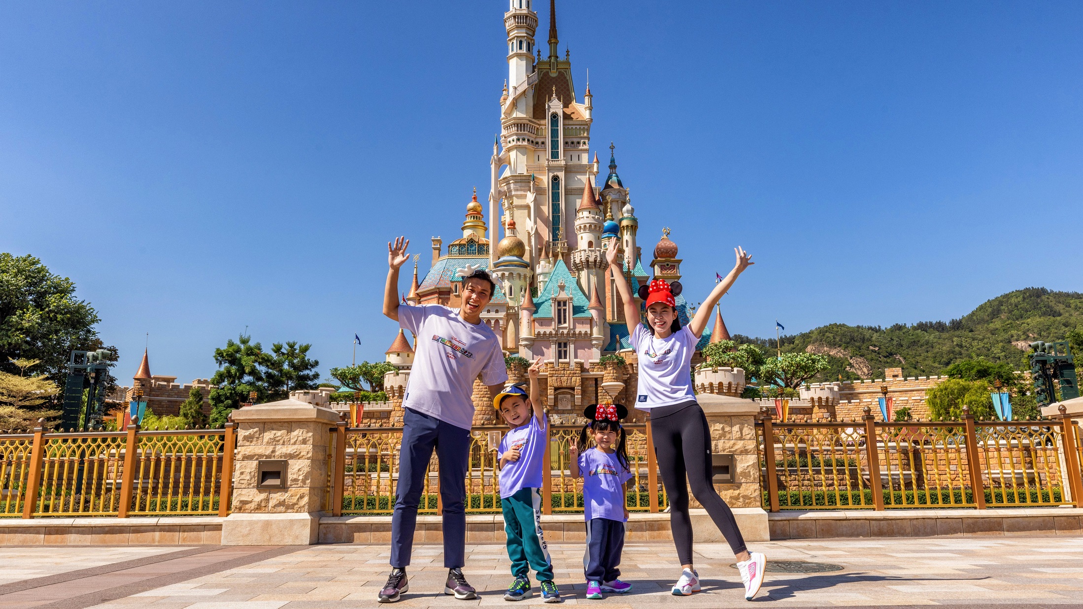 【購物】迪士尼樂園主題跑回歸 SKECHERS推限定T裇+專業(yè)跑鞋