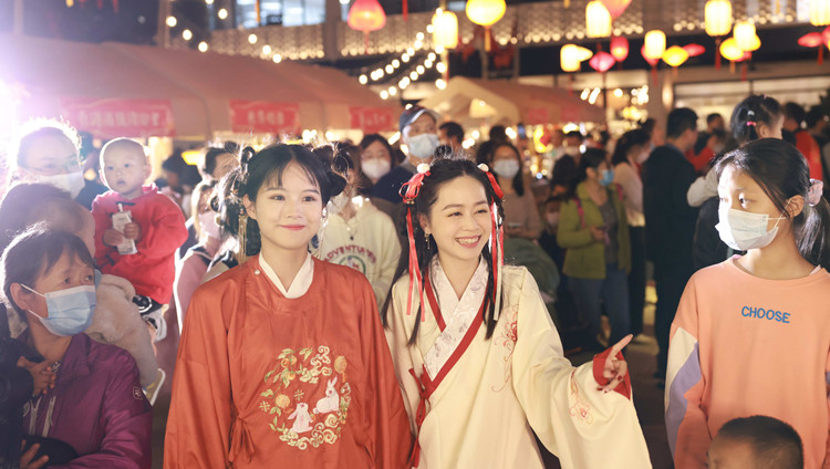 今年元宵不一般，深圳特區(qū)報(bào)邀您一起「雲(yún)上放燈」！