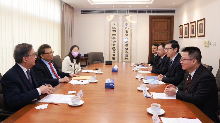 深圳龍崗攜香港中文大學(xué)開展經(jīng)貿(mào)科技教育交流會