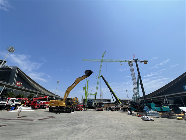 安全比什麼都重要！第三屆長沙國際工程機械展迎來1500家企業(yè)同日布展