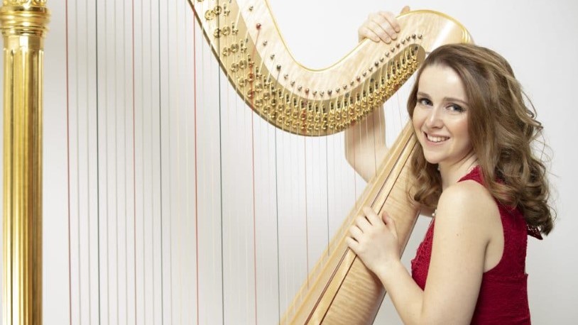 【文藝】法國(guó)豎琴師生同臺(tái)演出