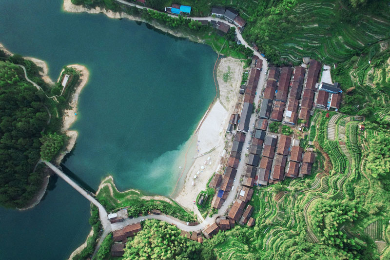 【康養(yǎng)中國(guó)】麗水龍泉屏南鎮(zhèn)：?jiǎn)拘殉了Y源 打造康養(yǎng)度假目的地