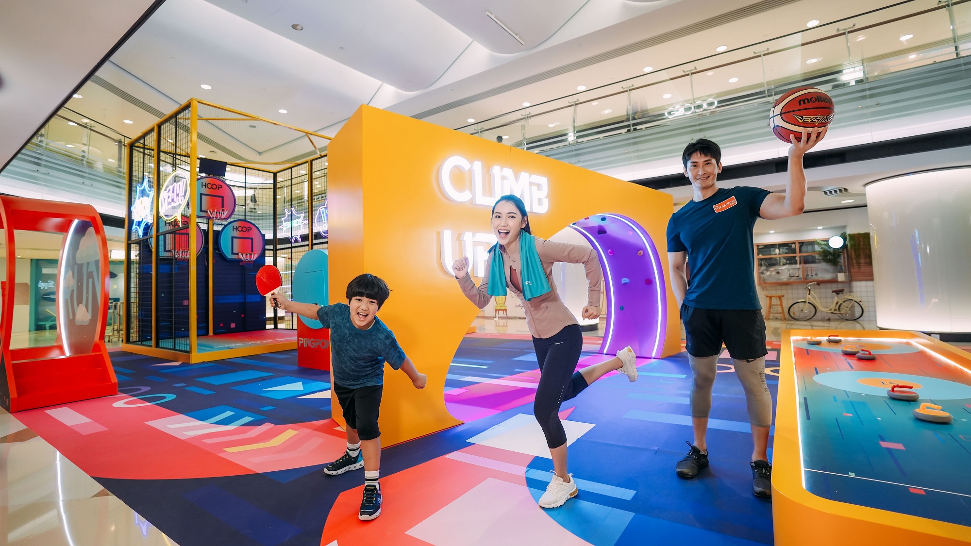 【玩樂】室內(nèi)運動遊樂場 一家大小一同揮灑汗水