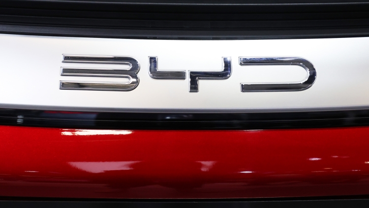 158億購內(nèi)地手機(jī)零件生產(chǎn)業(yè)務(wù) 比亞迪電子股價逆市跌