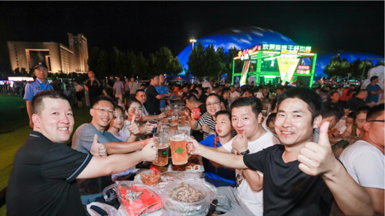 沉浸營(yíng)造與創(chuàng)意煥新：青島啤酒節(jié)「潮流IP」悅動(dòng)全國(guó)