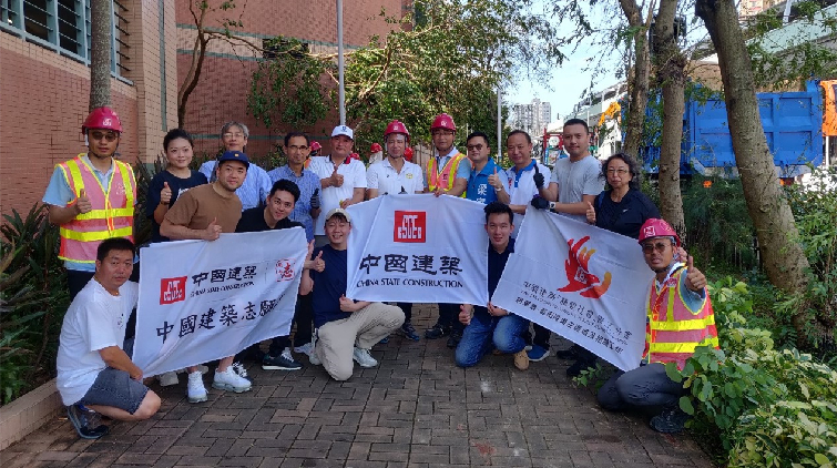 公民力量聯(lián)同義工隊(duì)清理塌樹 為社區(qū)治理協(xié)作樹立良好典範(fàn)