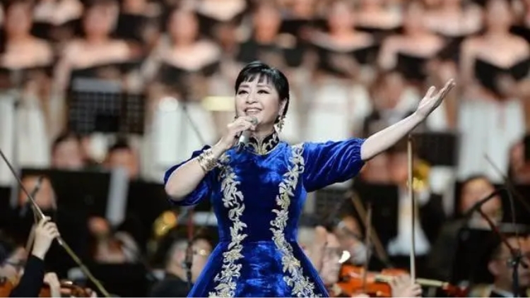 殷秀梅當(dāng)選新一屆中國文藝志願(yuàn)者協(xié)會(huì)主席