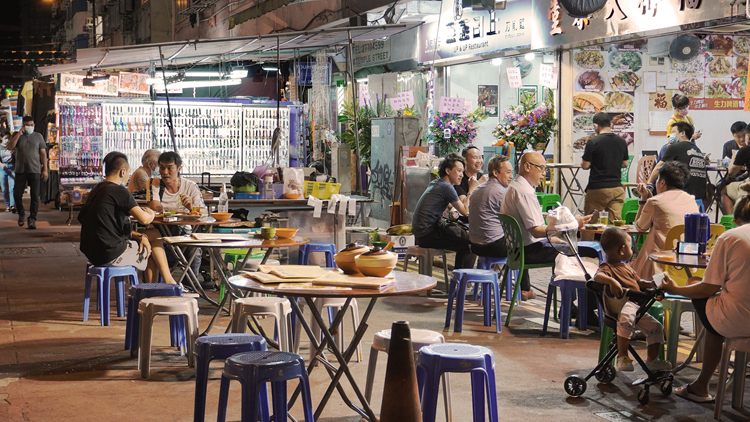 黃家和：當(dāng)局正籌劃灣仔海濱辦夜市活動(dòng) 冀長(zhǎng)期舉行成為景點(diǎn)