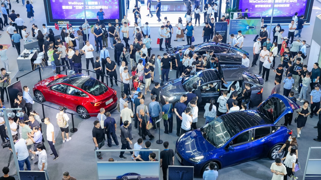 特斯拉參展2023中國國際數(shù)字經(jīng)濟(jì)博覽會(huì)