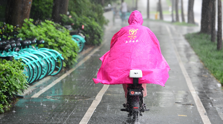 有片 | 警惕「列車效應(yīng)」 深圳迎來帶狀分布強(qiáng)降雨