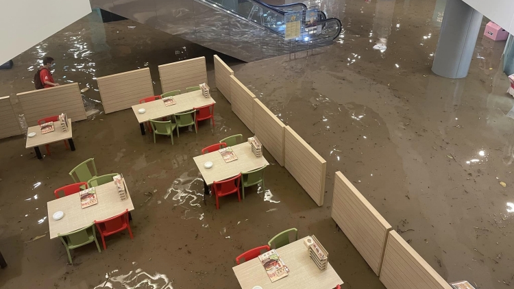 黑雨襲港｜港九新界多處水浸 柴灣成重災(zāi)區(qū)