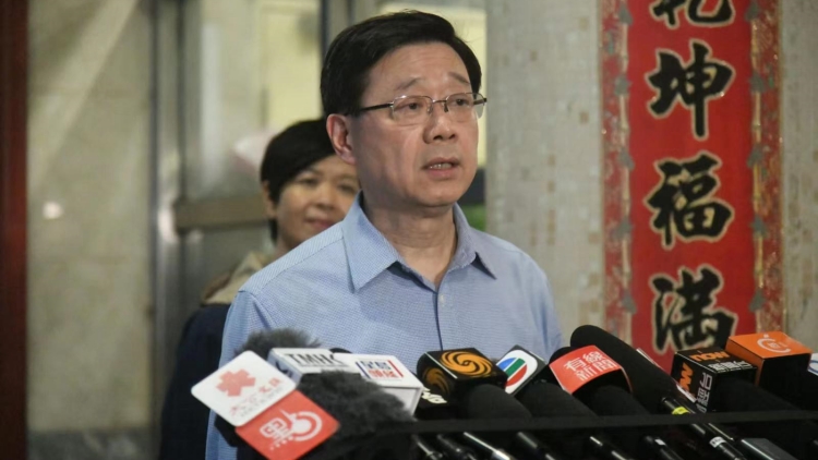 多圖 | 李家超視察耀東邨山泥傾瀉 政府會(huì)全力應(yīng)對(duì)並總結(jié)經(jīng)驗(yàn)