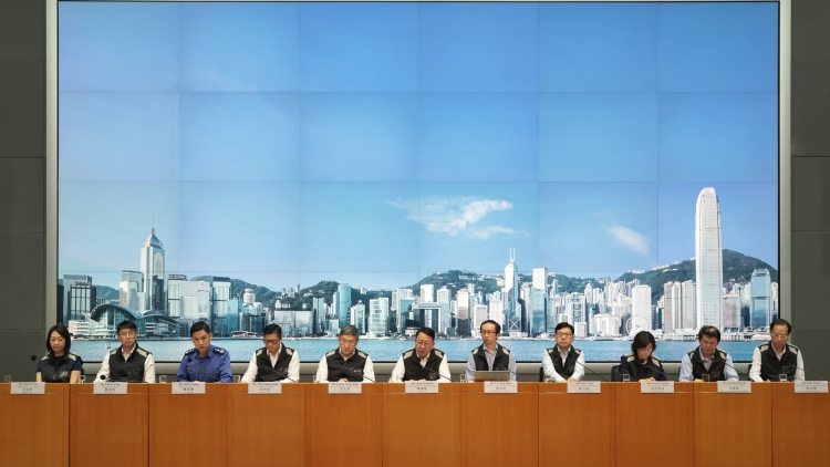 世紀(jì)暴雨襲港 「超」班點(diǎn)睇點(diǎn)講？政府聯(lián)合記者會(huì)公布應(yīng)對詳情