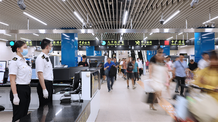 拱北海關(guān)青茂口岸兩年驗放旅客超3200萬人次