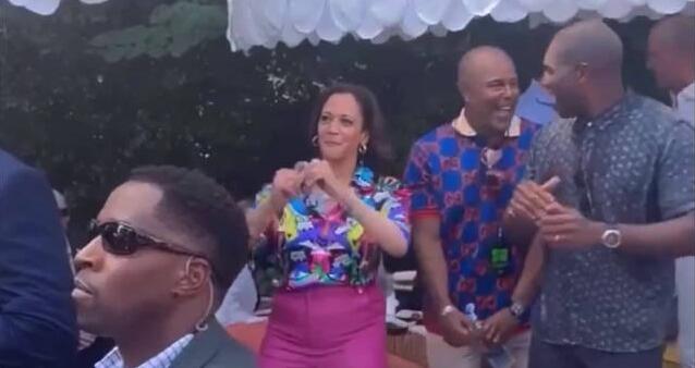 美國副總統(tǒng)家中開派對 紀(jì)念嘻哈音樂50周年