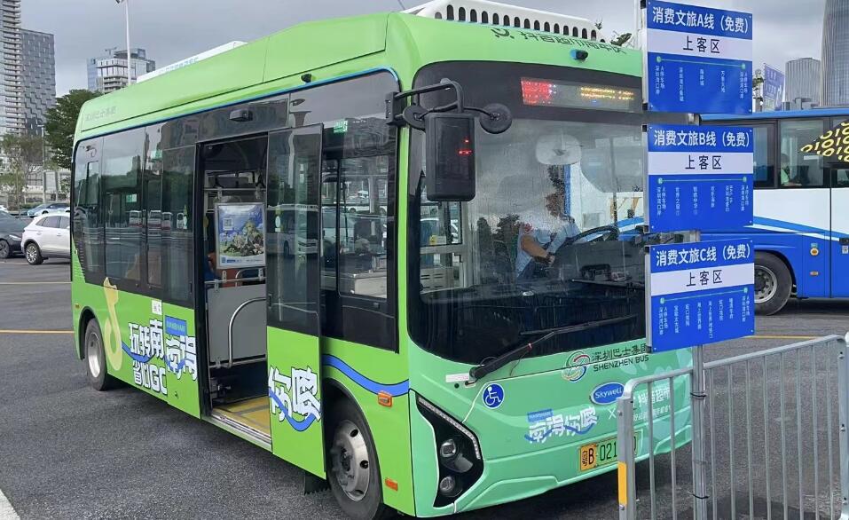 深港跨城消費(fèi)持續(xù)升溫 深圳灣口岸開(kāi)通3條消費(fèi)文旅專線