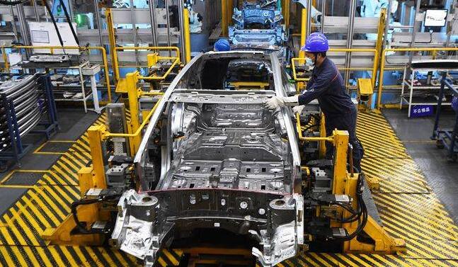 1至8月我國(guó)汽車(chē)產(chǎn)銷(xiāo)量同比分別增長(zhǎng)7.4%和8%