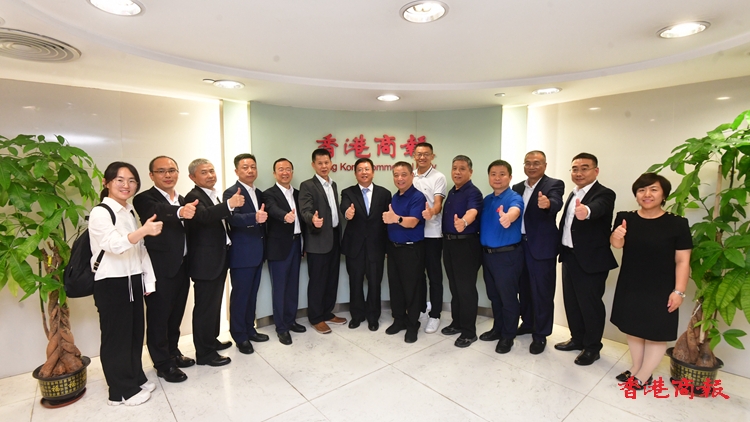 山西省投資促進局局長楊春權(quán)到訪香港商報