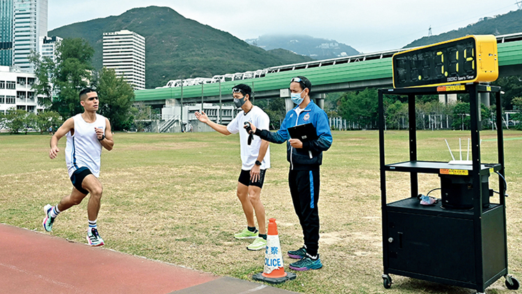 破警察學(xué)院28年長跑紀(jì)錄 巴籍港警捍衛(wèi)法紀(jì)助共融