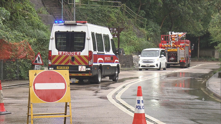 石澳道今晚9時(shí)重開(kāi)一條行車線 供輕型車輛使用