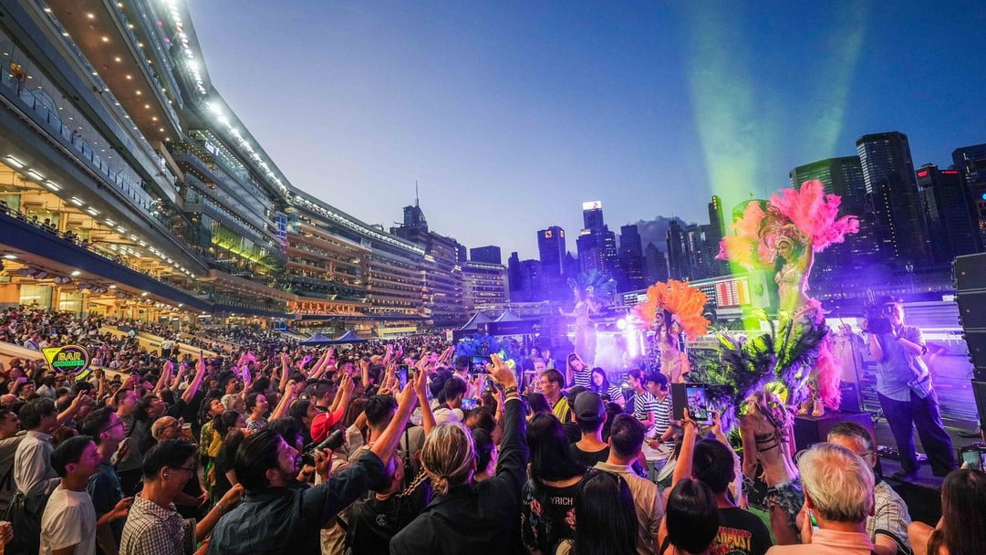 馬會(huì)兩大措施支持香港夜繽紛 馬場(chǎng)逢周三免費(fèi)入場(chǎng)