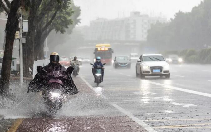 冷空氣攜暴雨來！部分地區(qū)「水浸街」，雨雨雨要下到什麼時(shí)候？周末天氣→ 