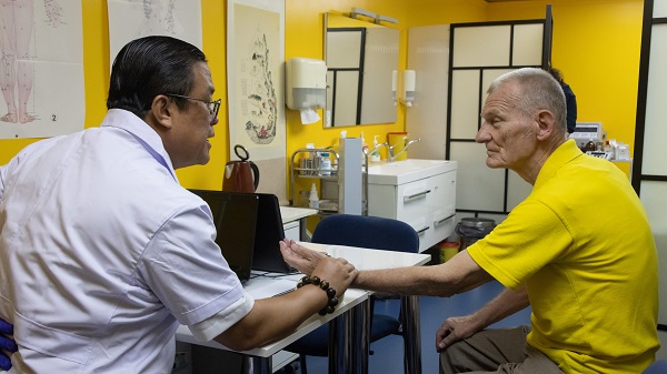 【漫話中醫(yī)】新時(shí)代「江湖郎中」？