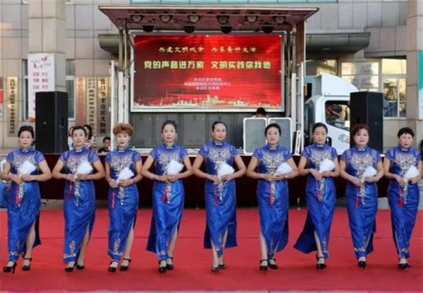 營口老邊區(qū)移動「大篷車」上演文化惠民的「四季村晚」