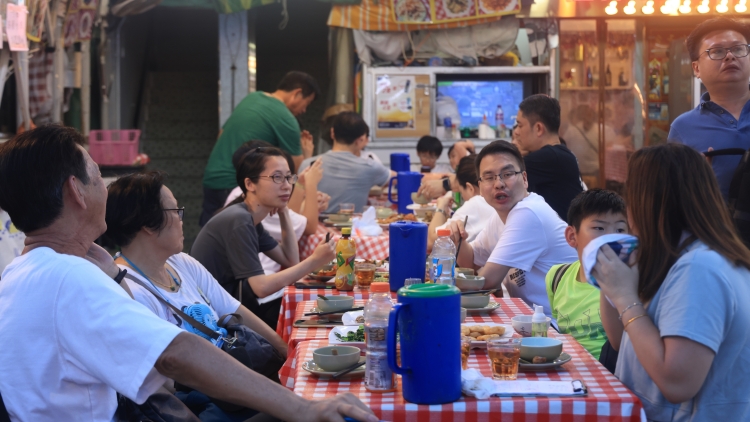 紫荊研究院：近八成受訪(fǎng)市民期望持續(xù)推動(dòng)「夜市經(jīng)濟(jì)」