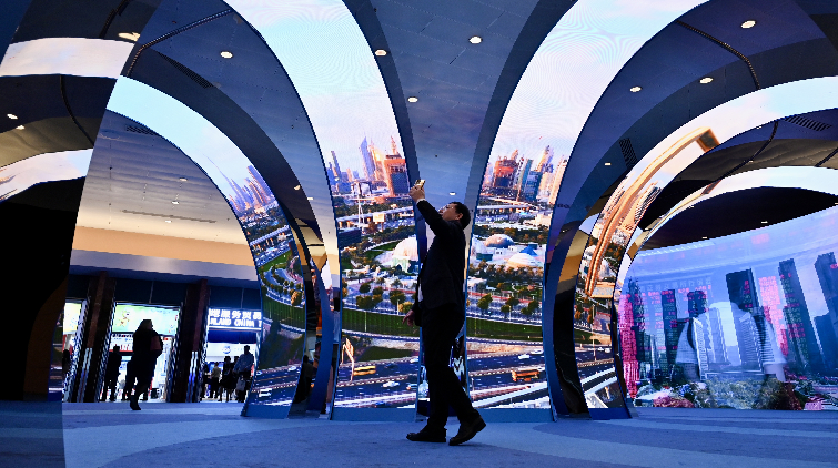 【鑪峰遠(yuǎn)眺】發(fā)揮獨(dú)特優(yōu)勢(shì) 共建「一帶一路」