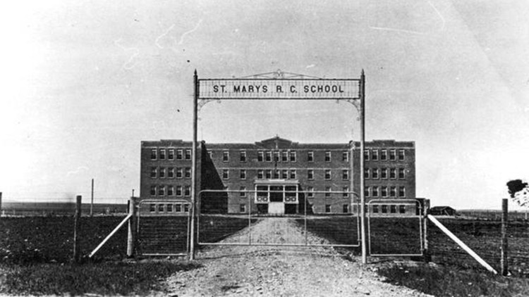 加拿大一原住民部落調(diào)查確認(rèn)無(wú)標(biāo)記墓穴有158名兒童屍骸