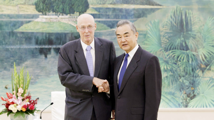 王毅會(huì)見(jiàn)美國(guó)前財(cái)政部長(zhǎng)鮑爾森