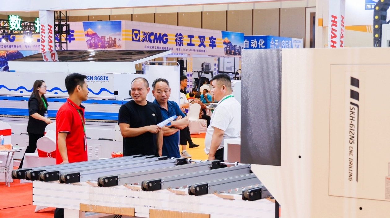 第十八屆中國(guó)林產(chǎn)品交易會(huì)現(xiàn)場(chǎng)交易額1.2億元