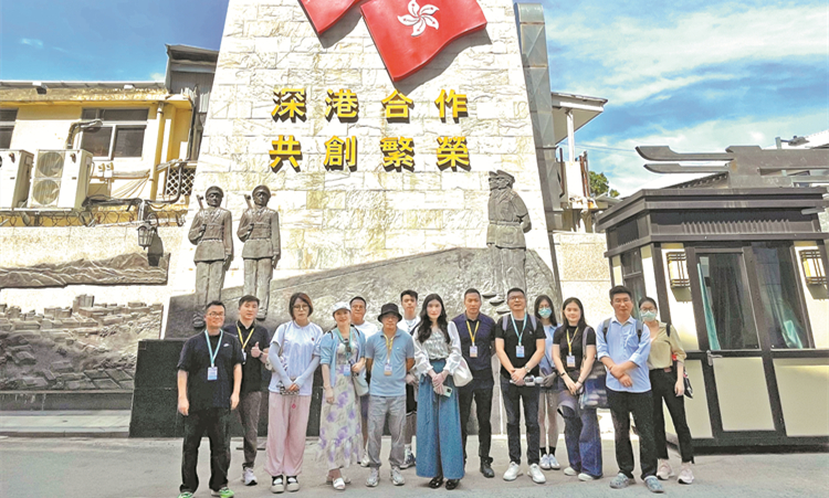 一街兩制 一街兩境 一街兩景  中英街喚醒百年記憶